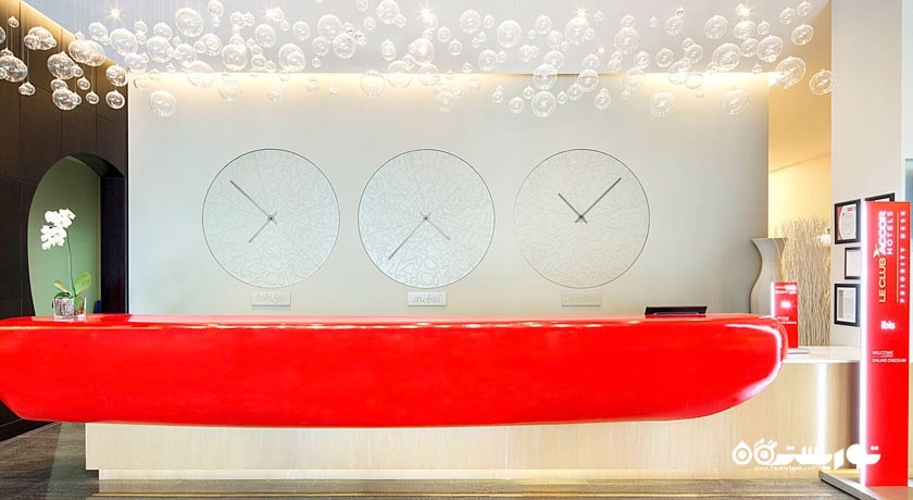 میز پذیرش هتل آیبیس مال آوا امارات