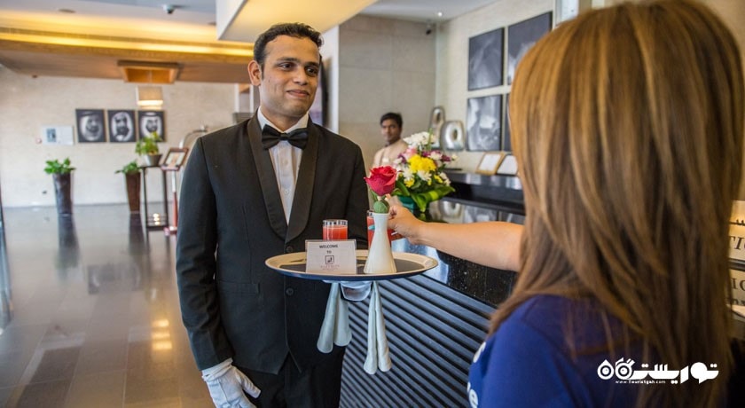 سرویس خوش آمد گویی به میهمانان