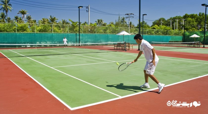 زمین تنیس اختصاصی هتل