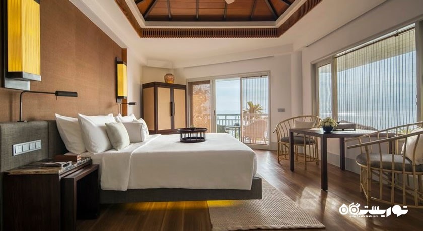 نمای تخت بزرگ ویلا پول