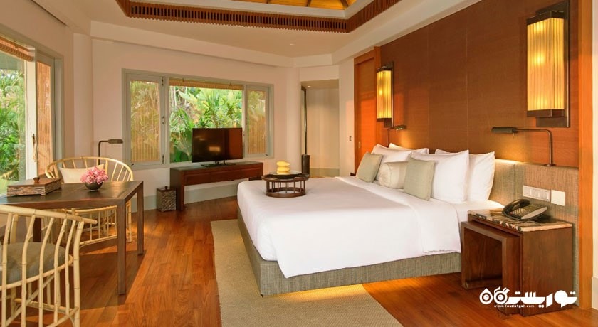 نمای تخت بزرگ سوئیت پول