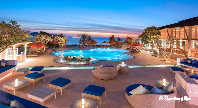 استخر روباز هتل دیاموند کلیف