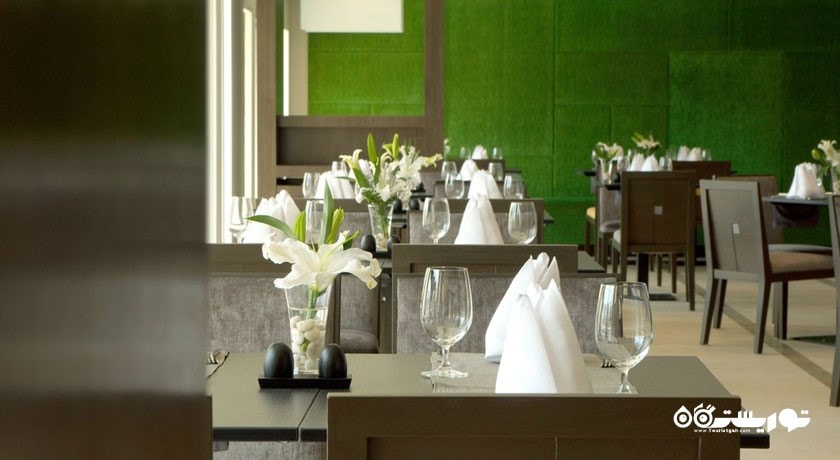 نمایی از رستوران استریتس داینینگ