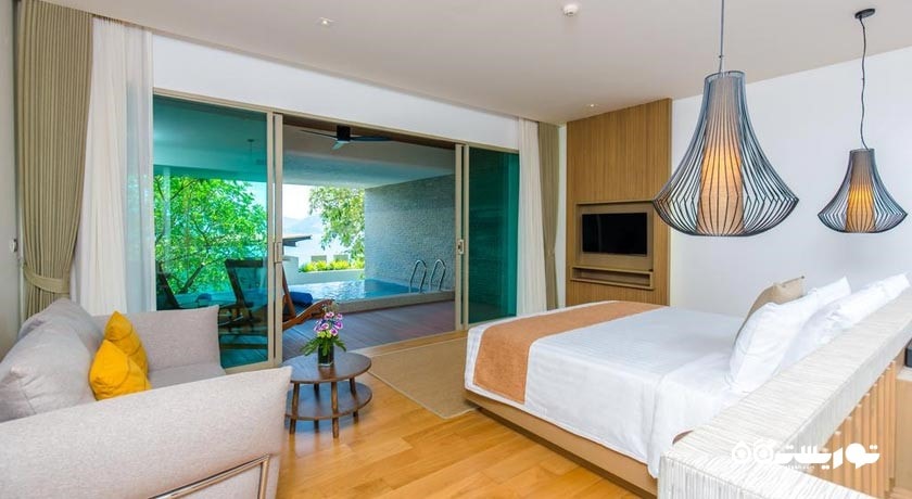 نمای تخت بزرگ سوئیت پول