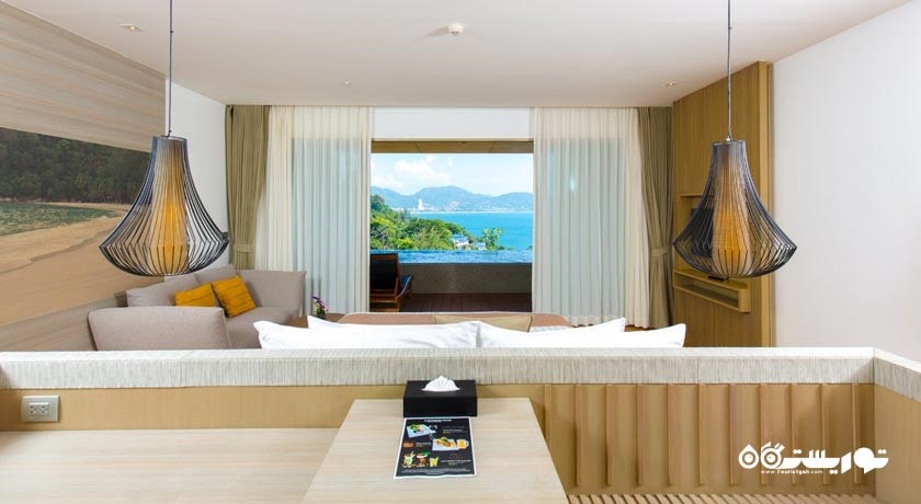 محوطه نشیمن سوئیت پول