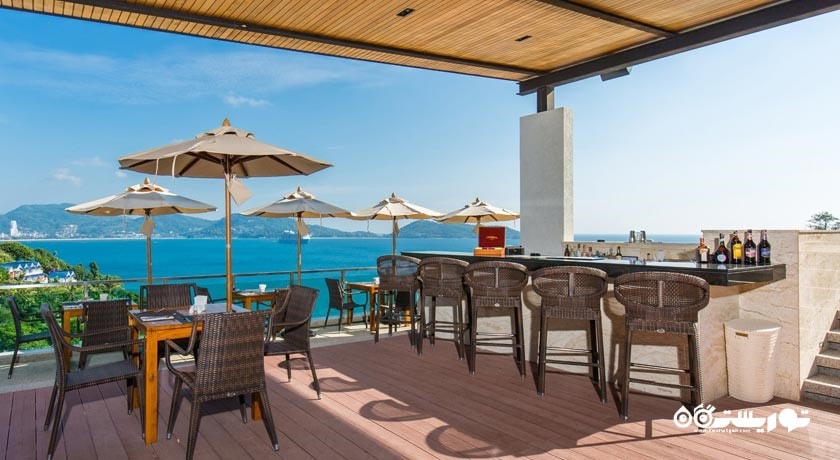 نمای بار کنار استخر د دک