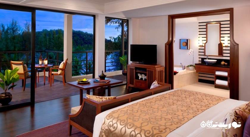 نمای تخت بزرگ سوئیت دلوکس