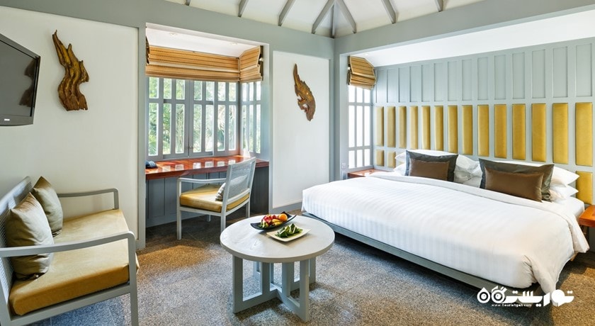 نمای تخت بزرگ کلبه دوخوابه دلوکس