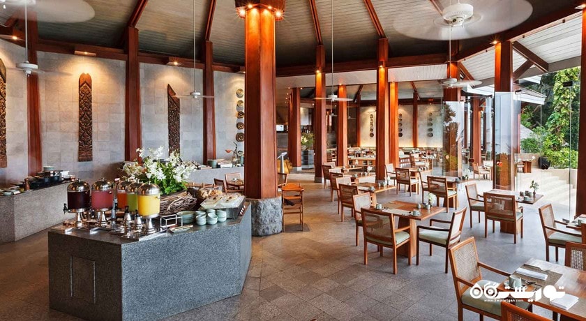 محوطه فضای باز رستوران لومتالای