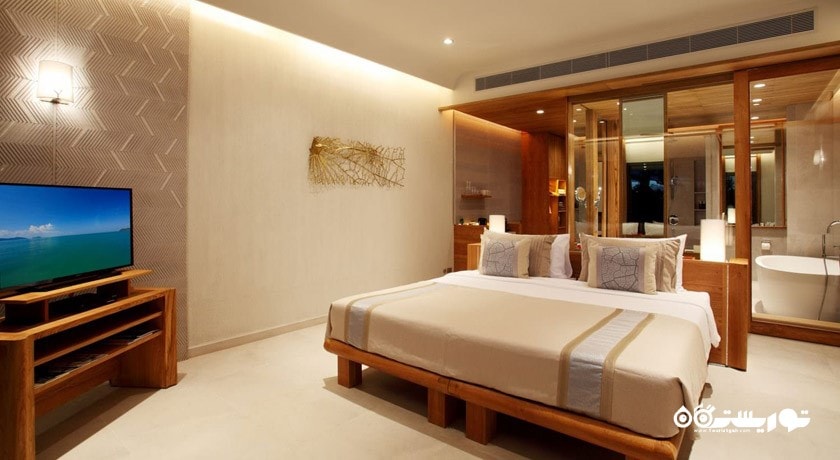 نمای تخت بزرگ سوئیت پول