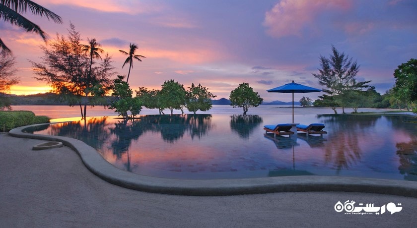 استخر روباز هتل ناکا آیلند، لاکچری کالکشن ریزورت اند اسپا