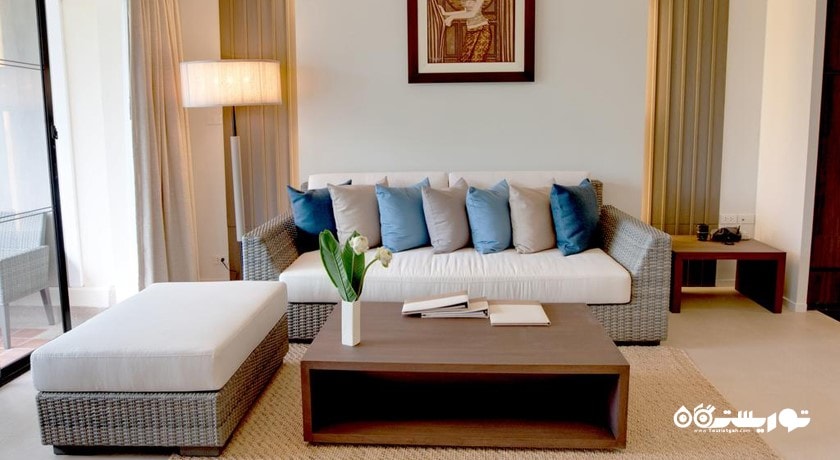 محوطه نشیمن سوئیت جکوزی