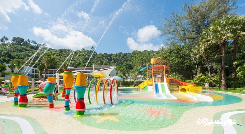 محوطه مخصوص کودکان در استخر روباز