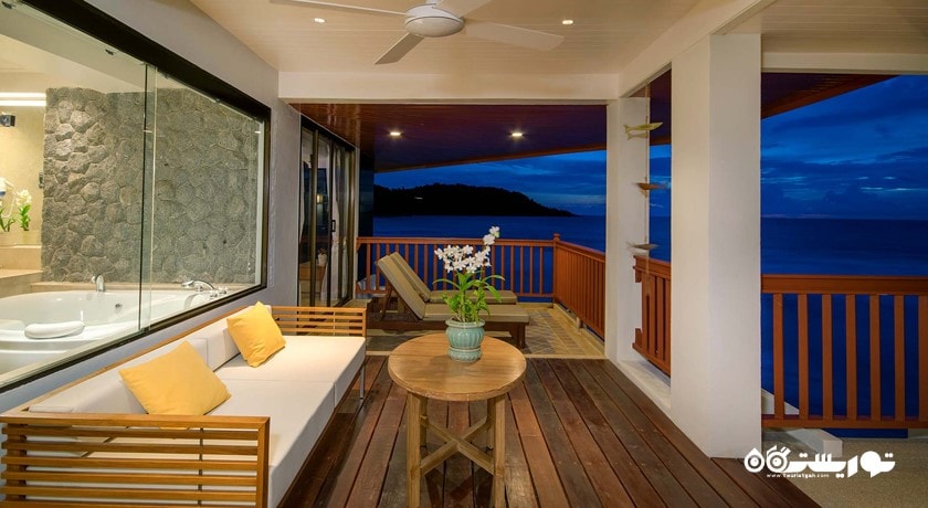 نشیمن تراس سوئیت یک خوابه