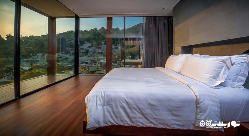 نمای تخت بزرگ ویلا سه خوابه