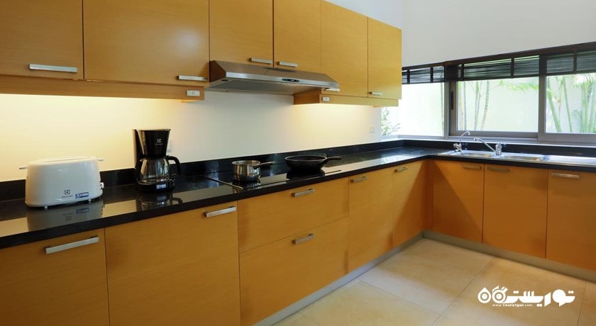 نمای آشپزخانه ویلا سه خوابه