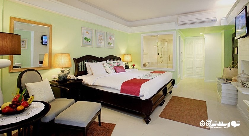 تخت بزرگ اتاق دلوکس فمیلی