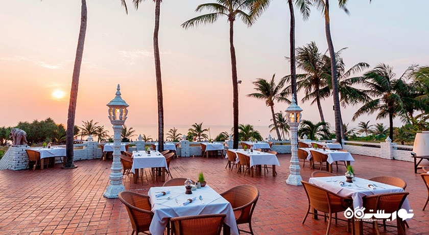 محوطه فضای باز رستوران اولد سیام