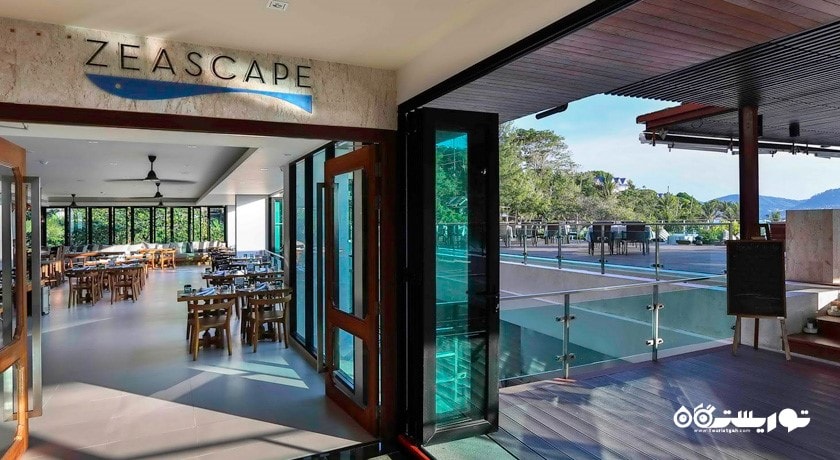 درب ورودی رستوران زی اسکیپ