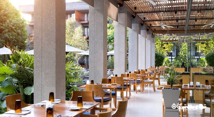 محوطه فضای باز رستوران لوکا ور