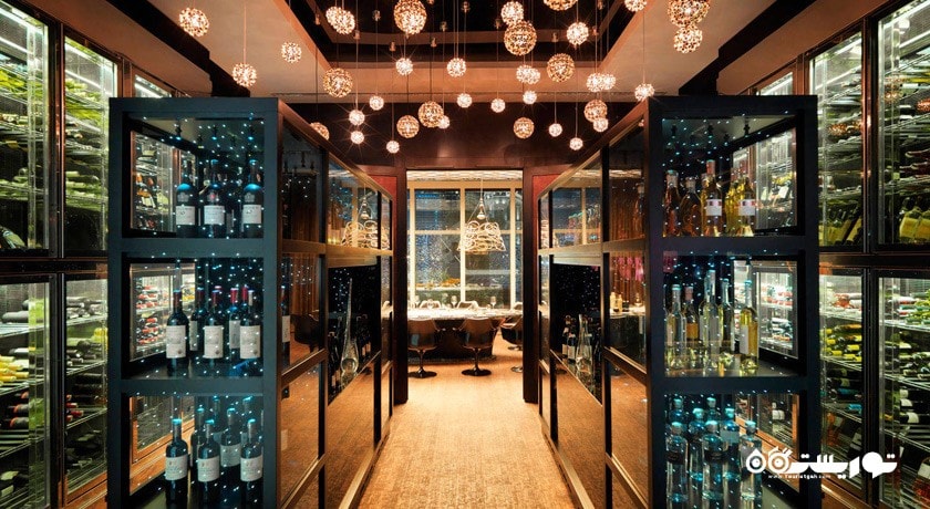 نمای کلی اورونرو بار اند رستورانت