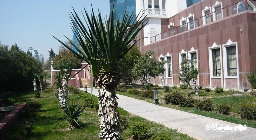 محوطه فضای سبز هتل گرند یوروپ