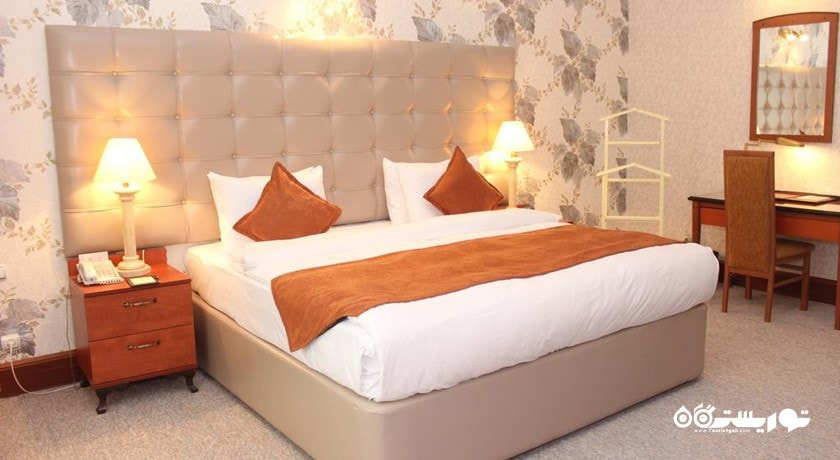 نمای تخت بزرگ اتاق دلوکس