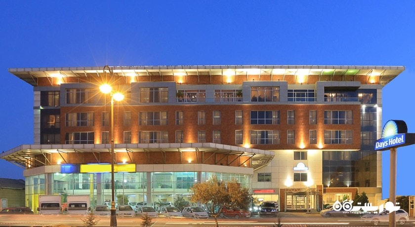 نمای شب هتل دیز باکو