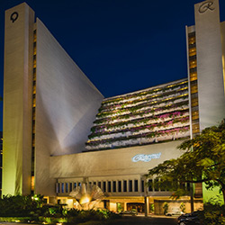 هتل ریجنت سنگاپور، ا فور سیزنز