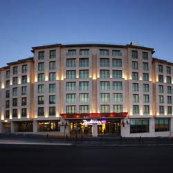هتل بلو ردیسون استانبول پرا