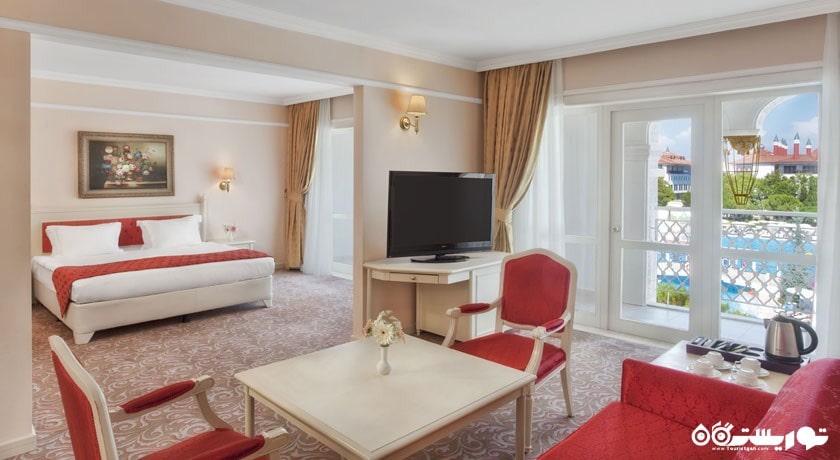 اتاق دلوکس هتل ورلد او واندرز کرملین پلس