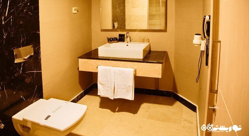 حمام و سرویس بهداشتی اتاق ها