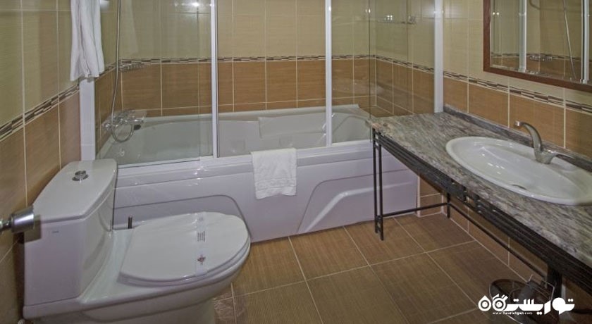 حمام و سرویس بهداشتی اتاق ها