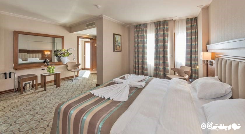 نمای تخت بزرگ سوئیت هتل	