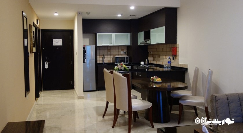 میز غذاخوری آپارتمان دو خوابه