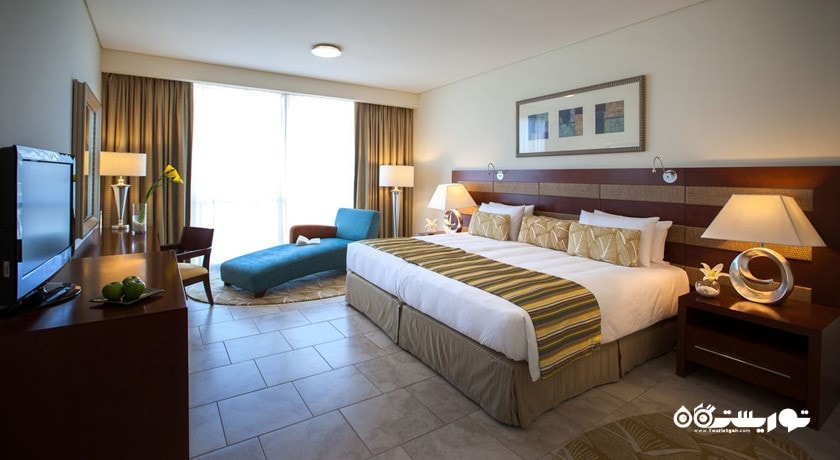 نمای تخت بزرگ آپارتمان دوخوابه