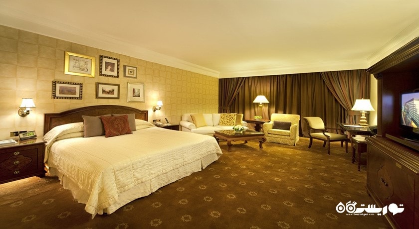 نمای تخت بزرگ اتاق کلاب