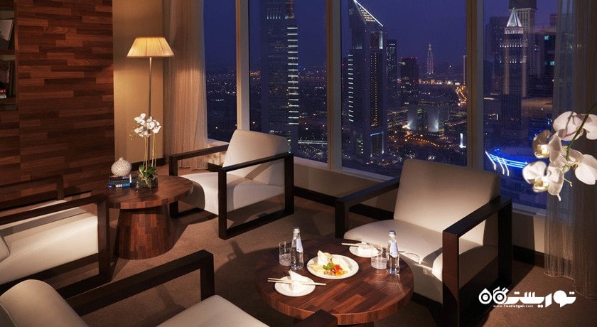 محوطه نشیمن سوئیت رویال