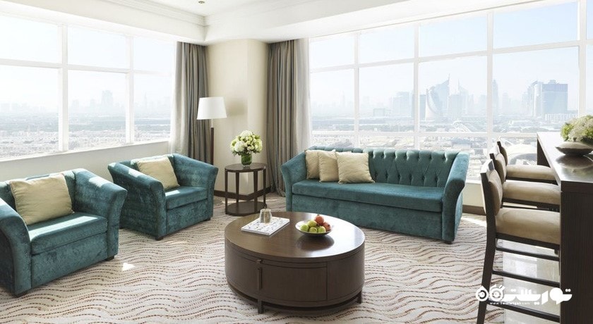 محوطه نشمین سوئیت اگزکیوتیو