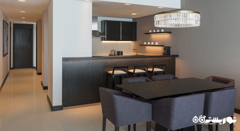 میز غذاخوری آپارتمان یک خوابه