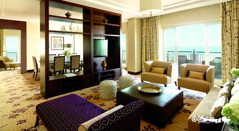 محوطه نشیمن سوئیت رویال