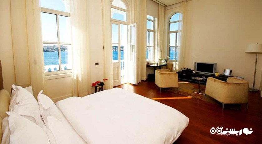 تخت بزرگ اتاق دلوکس بسفروس