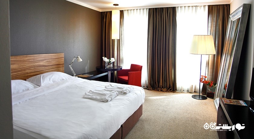 تخت بزرگ اتاق استاندارد