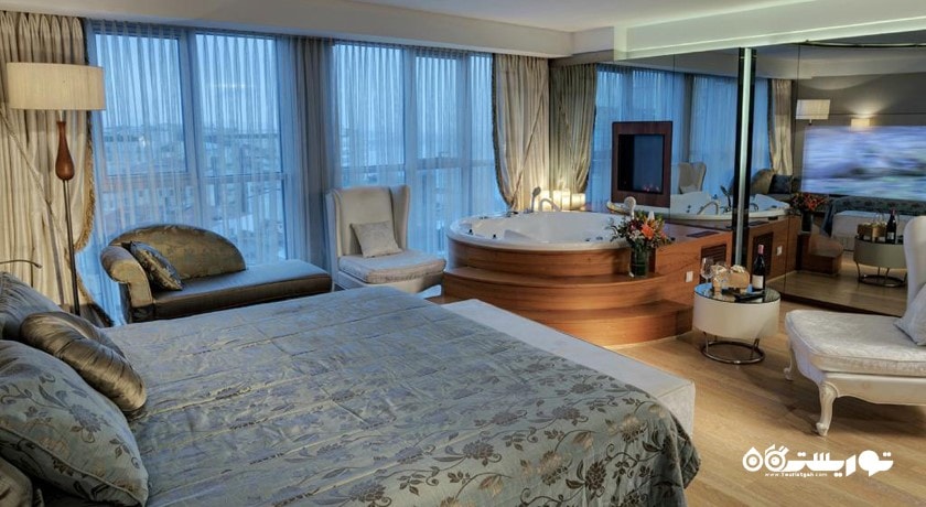 نمای تخت بزرگ سوئیت لاکچری