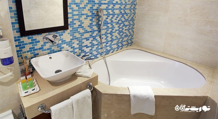 حمام و سرویس بهداشتی اتاق ها