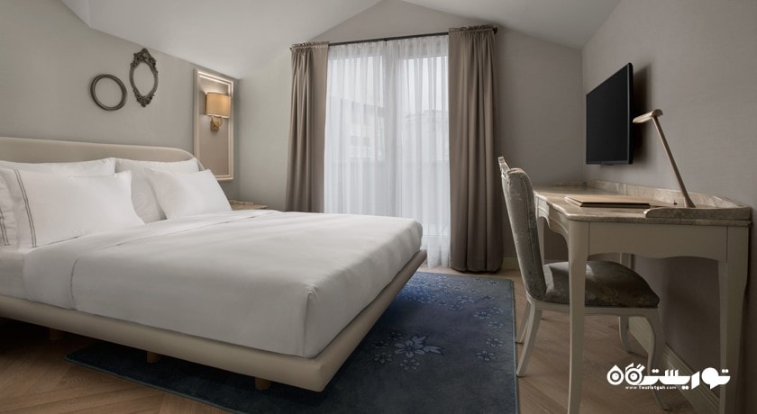 نمای تخت بزرگ سوئیت هتل