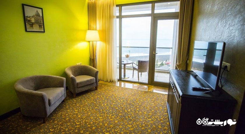 محوطه نشیمن اتاق فمیلی