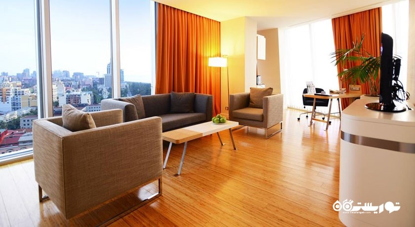 محوطه نشمین سوئیت یک خوابه