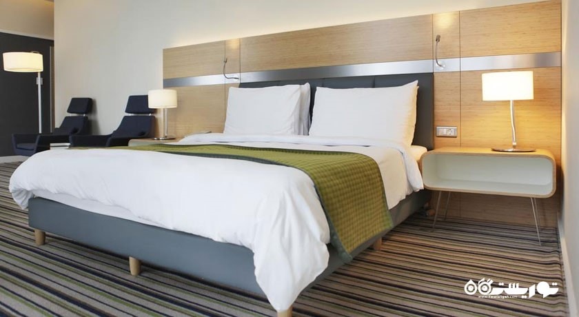 نمای تخت بزرگ اتاق بیزینس