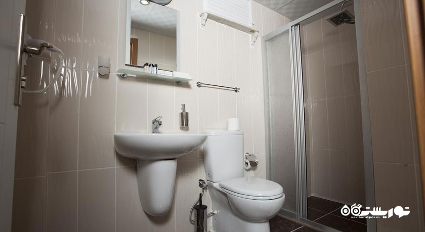 حمام و سرویس بهداشتی اتاق ها